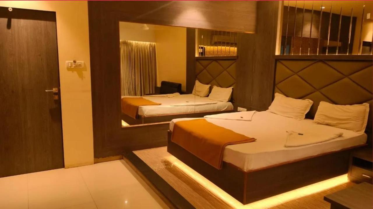 Готель Sahara Lodging & Boarding Mira-Bhayandar Екстер'єр фото